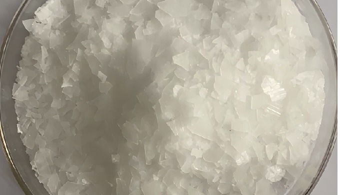 应用领域 1. 食品工业：聚乙二醇8000在烘焙食品中防止冰晶的形成，并延长产品的新鲜期。此外，在酱汁、调味品和肉汁中作为增稠剂和防腐剂，它能赋予产品光滑、奶油状的质地并抑制细菌和真菌的生长。 2. ...
