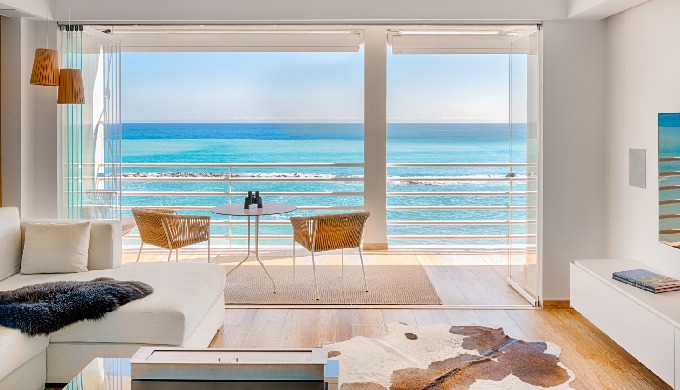 Premium Villas Costa Blanca presenta un espectacular apartamento renovado y moderno en el corazón de...