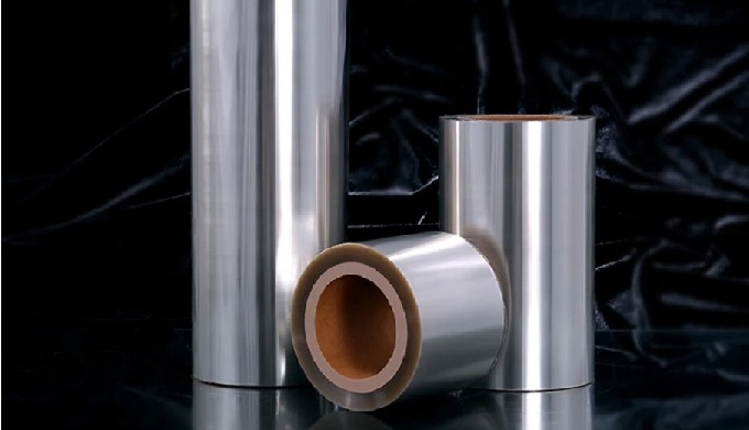 The regenerated cellulose film is specially used in food packaging with not only the properties of p...