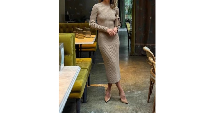 Ladies' long-sleeved solid tight-fitting sweater dress