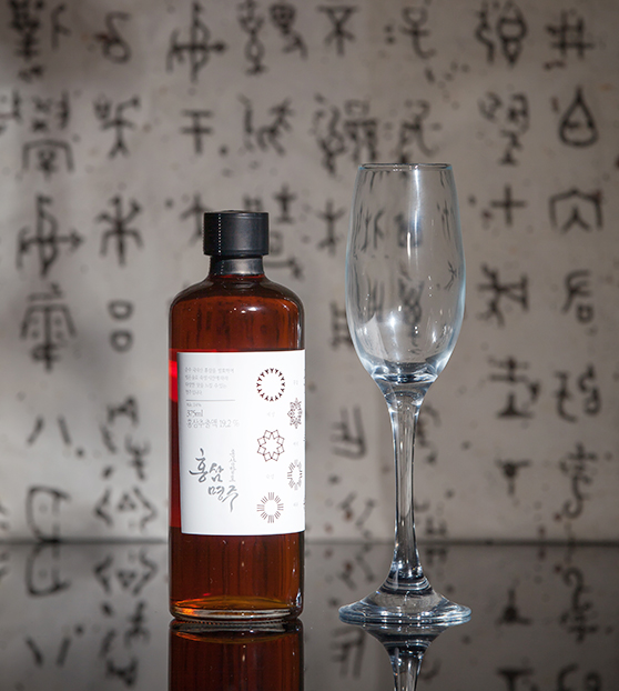 Superiority of Hongsam Myeongju Hongsam Myeonggju is a healthy fermented red ginseng root liquor, th...