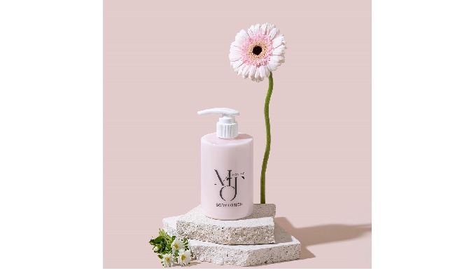 MOISTERR PINK FLOWER PERFUME BODY LOTION