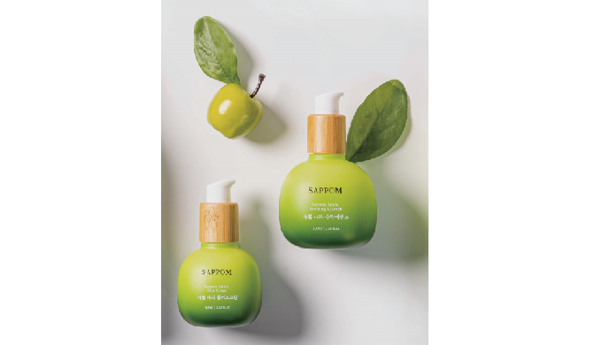 Natural moisturizing ingredients, low-molecular-weight hyaluronic acid, and complex peptides provide...