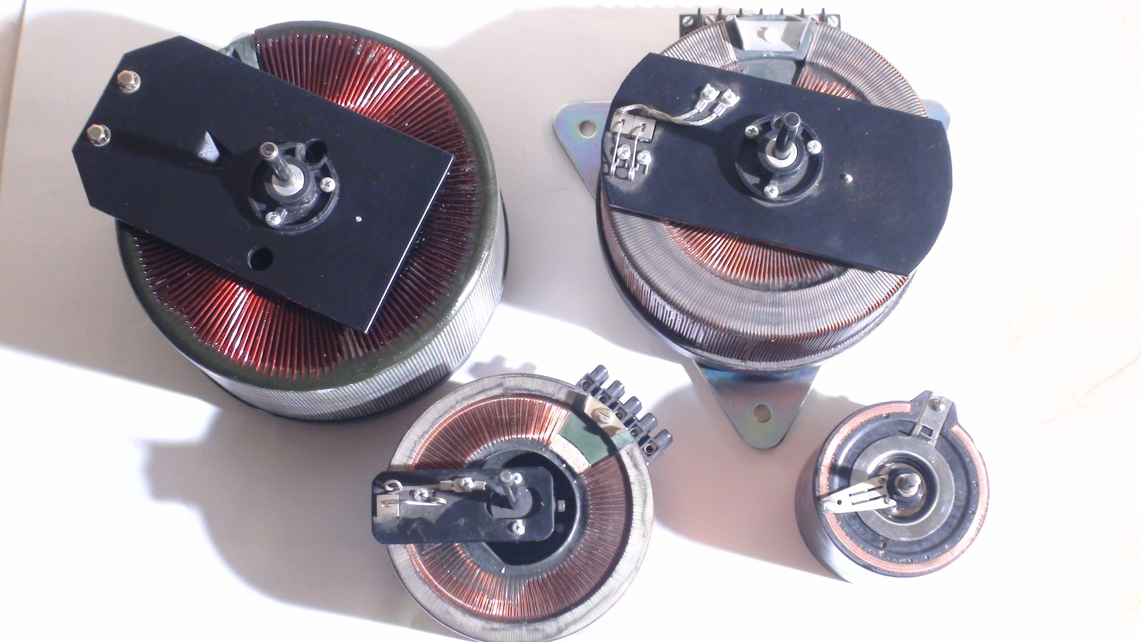 A wide range of variable transformers can be supplied. Single modules can be up to 230V 32A rating. ...