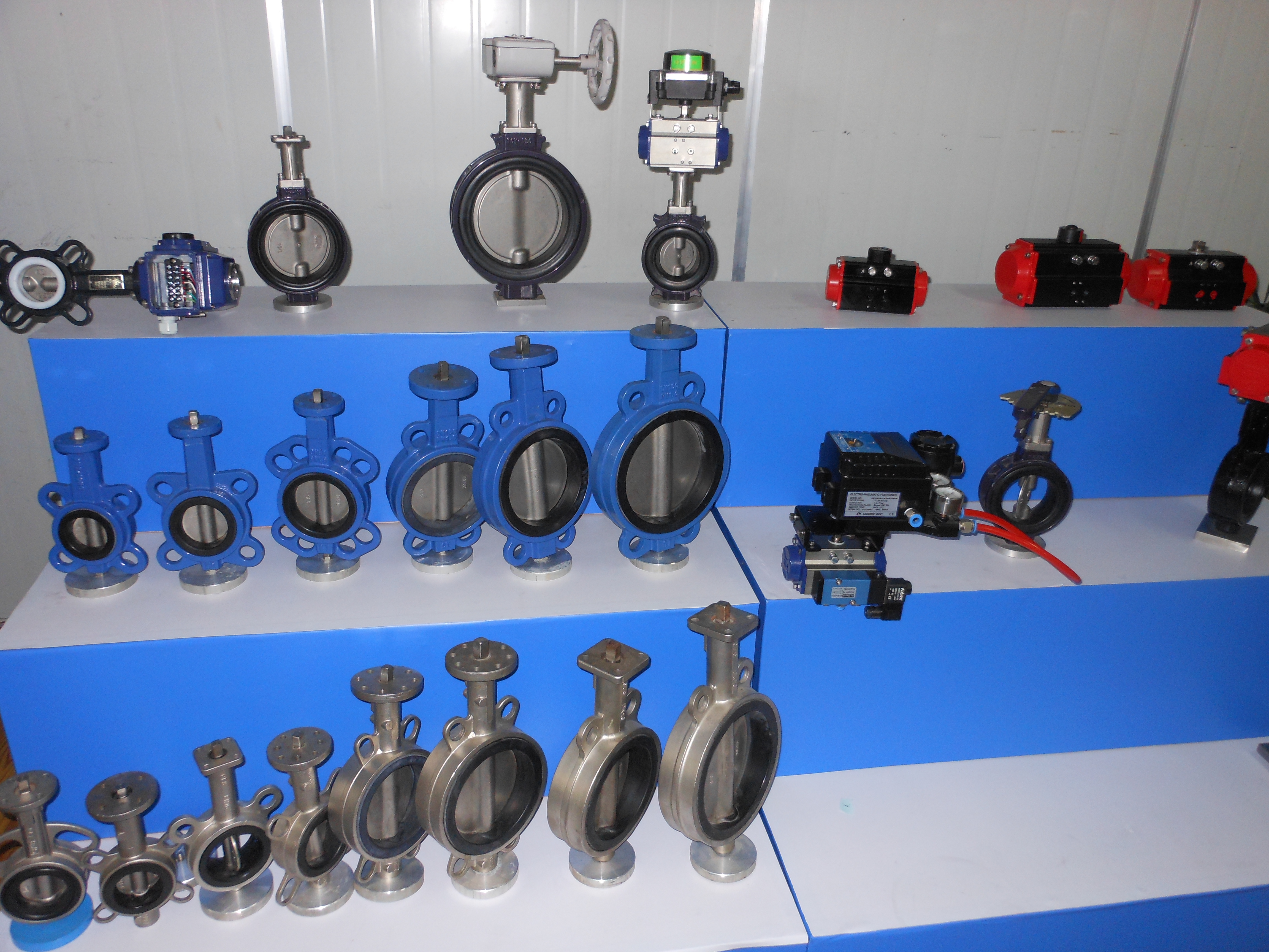 Atlantiss Marine Systems offers a full range of hydraulic, pneumatic, electric valve actuators speci...