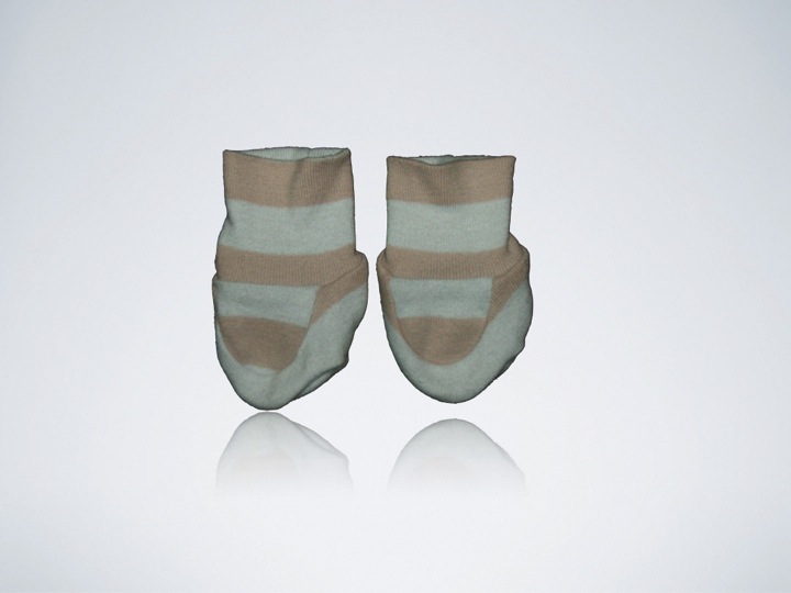 Baby booties made of 100% GOTS certified Organic Cotton knitted fabric. These booties will keep the ...