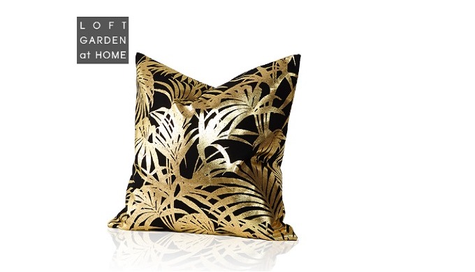 A pattern that reminds me of a jungle that gives a cool feeling. Pattern that becomes point in summe...