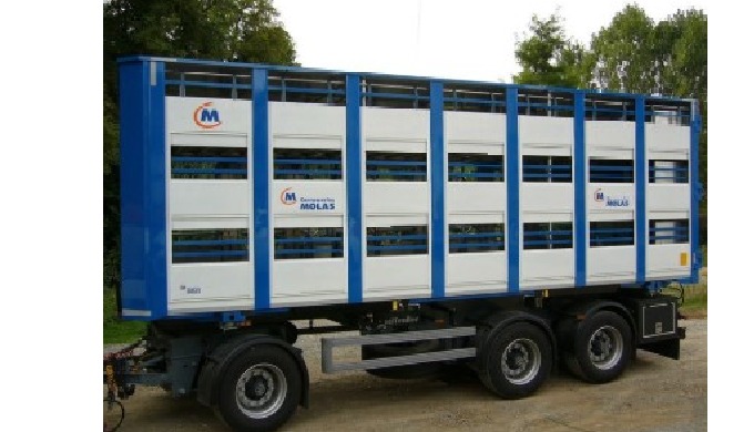 Remolque para transporte de ganado