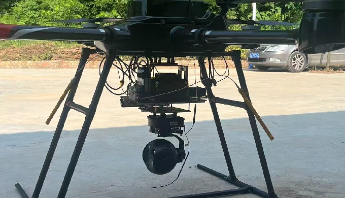 调频连续波 - 机载型、 小体积、 轻重量 Mini-SAR