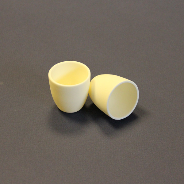 Classic shaped crucible in either recrystallised Alumina (99.8% purity).