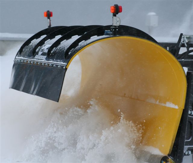 Frontplogar Frontplogar från Arctic machine Till lastbil och till traktor