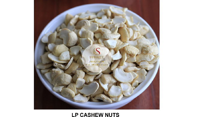 [ NUTS & HERBS ] VIETNAM CASHEW NUTS LP before shipment! We offer export in containers to your p...