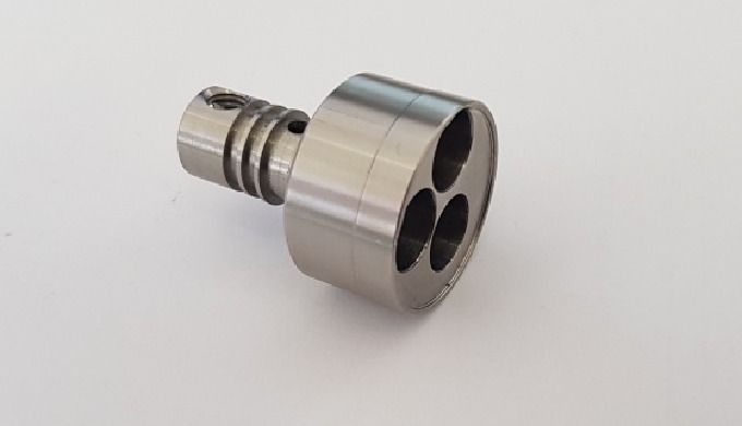 Velmi přesné CNC soustružené a frézované díly