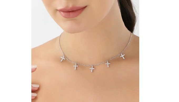 Jupra Jewels provides affordable silver jewellery under ₹2999, allowing for both elegance and grace....