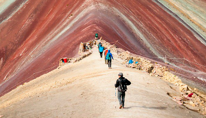 El tour montaña de 7 colores o Vinicunca, se encuentra ubicada en cusco Perú siendo considerado como...