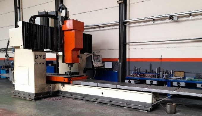 FDYE - Du&ntilde;aiturria y Estancona mod. FD-3600 Gantry type Milling machine