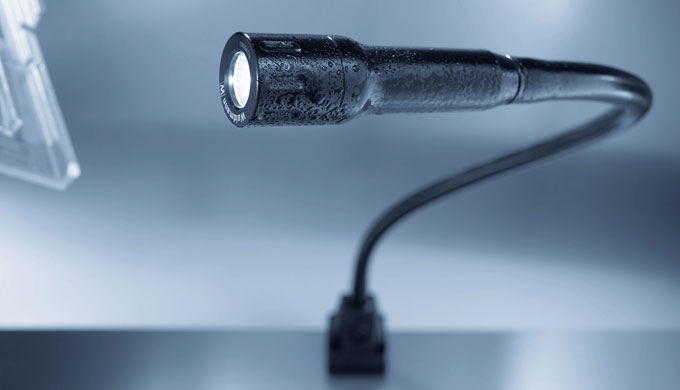 ABL, di formato minimo, è piccola e maneggevole come una mini torcia e può essere fissata in qualsia...