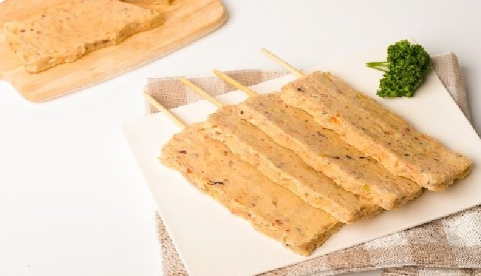 Premium steamed seafood bar is a square-shaped fish cake hot bar with seasoned squid, sweet corn, cr...