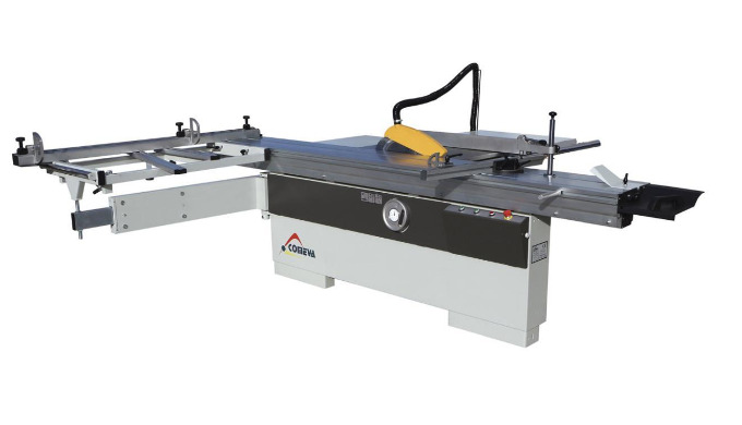 Especially suitable for cutting large boards easily and precisely.