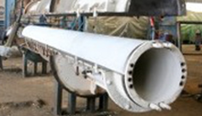 Fabrication de tuyaux et de canaux en béton armé centrifugé et précontraint ainsi que des tuyaux spé...
