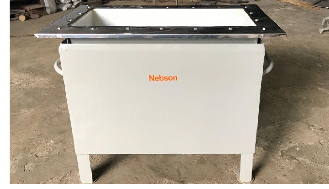 Polishing and burnishing machines for jewellery, goldsmithery and silversmithery