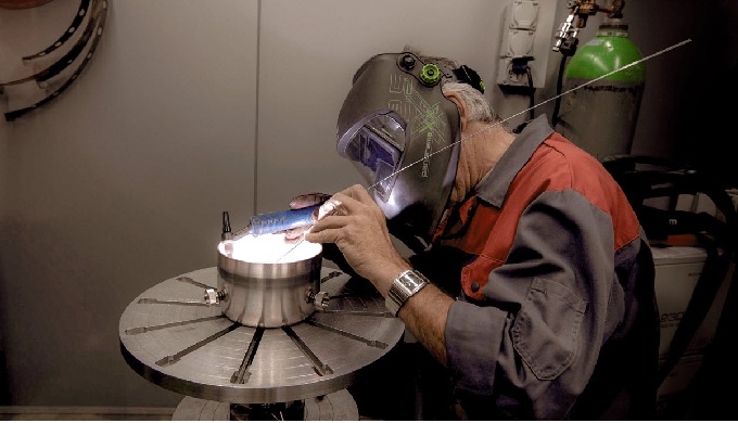 Da viele Metalldrückteile weiterverarbeitet und mit Flanschen und Rohrteilen versehen werden, gehört...