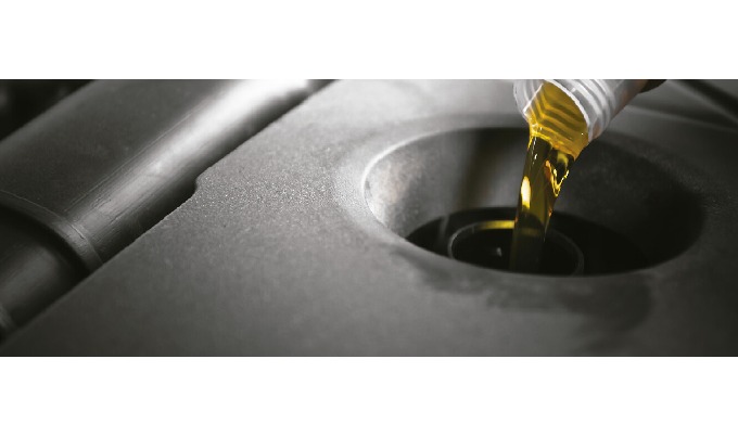 Aditivos para lubricantes, y una amplia gama de aceites base para lubricantes.