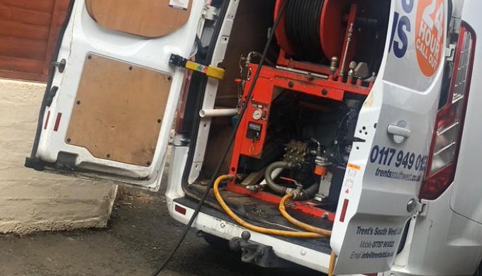 Blocked drains can be very messy and cause no end of problems if not attended to quickly. Our team o...