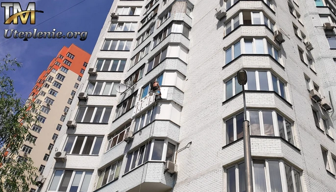 Погода в Україні – це справжнє випробування для будинків: холодні зими з морозами, спекотне літо з п...