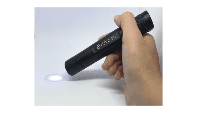 Le stylo e-UVpen est une source ponctuelle UV, Led, portable puissante capable de polymériser de man...