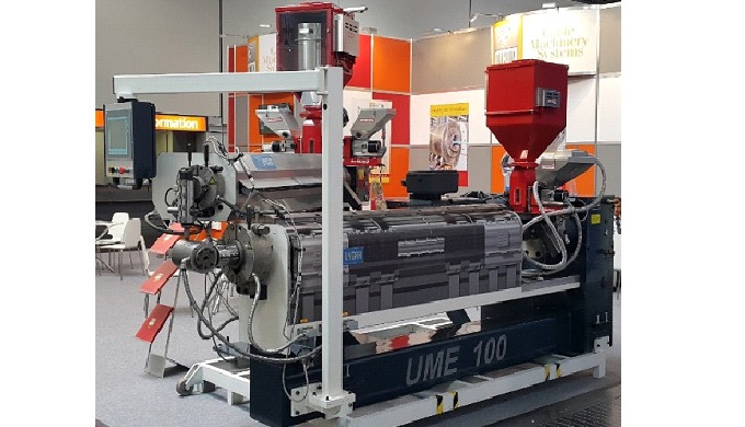 Image01: Machine d’extrusion Chargement automatique de la matière première ...