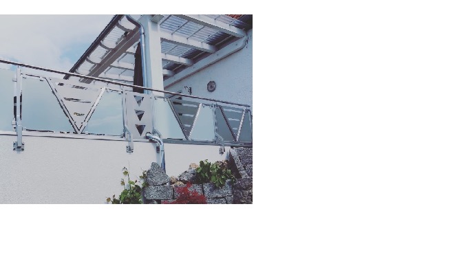 Fertigung von Geländern für Treppen, Balkone, Terrassen aus Edelstahl, usw. WIG-Schweißarbeiten