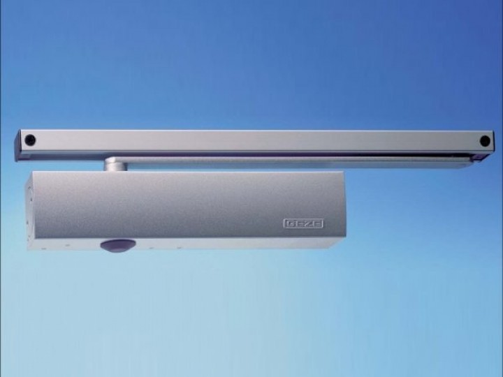 Türschließer bis 1400 mm Flügelbreite Dieser Obenliegende Türschließer für einflügelige Türen steht ...