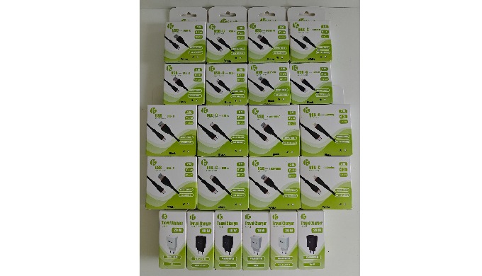 Câbles USB vers USB-C (AC) 1m et 2m blanc et noir disponibles Câbles USB vers Lightning (AL) 1m et 2...