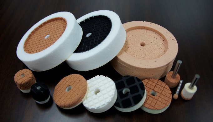 This product has been developed to polish glass(smartphone cover glass) or other materials with curv...