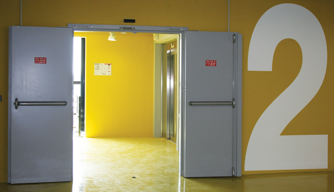 Blocs-portes EI - 2 vantaux : Vantail isoplan type caisson de 57 mm d’épaisseur à parements en tôle ...