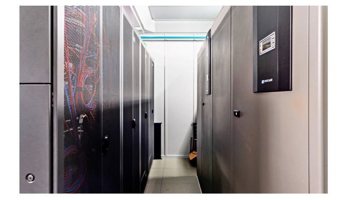 Temeljni element modularnega podatkovnega centra NTR MDC™ je varovan modularni sistemski prostor NTR...