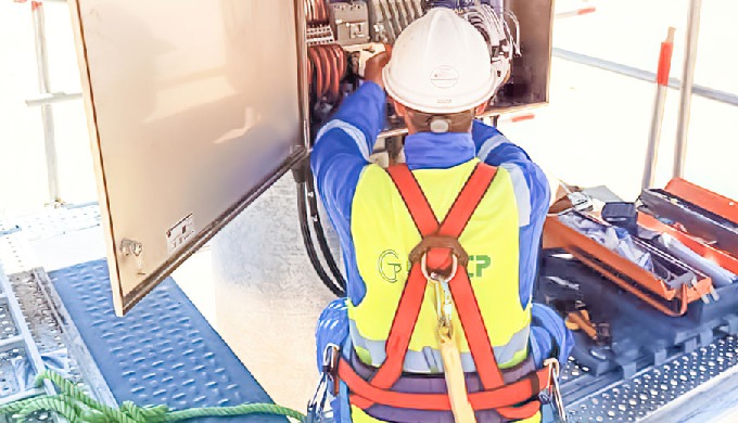 TRAVAUX ÉLECTRIQUES & INSTRUMENTALISATION: Pose et Tirage de Câble, Post Electriques et Instrume...