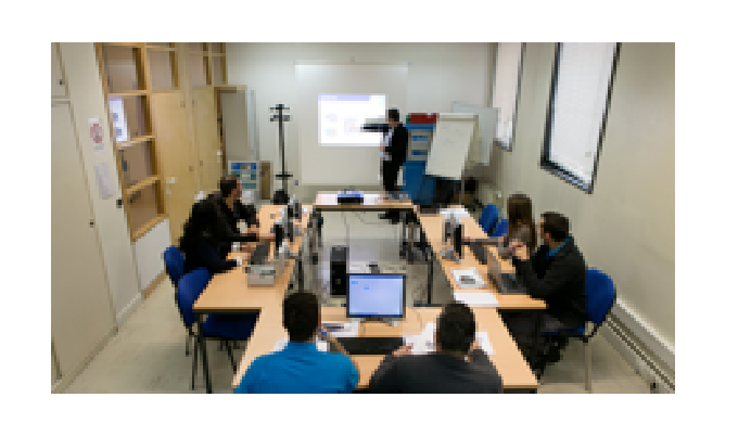 A l’issue de ses prestations, DEF Algérie assure des formations exploitation et avancées pour ses cl...
