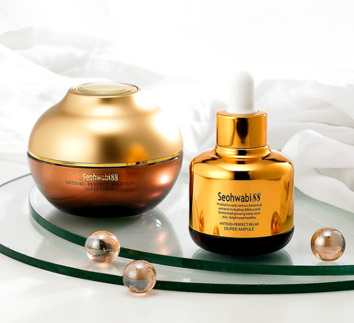 It is a highly concentrated essence water with dark brown that intensively cares for the skin that h...