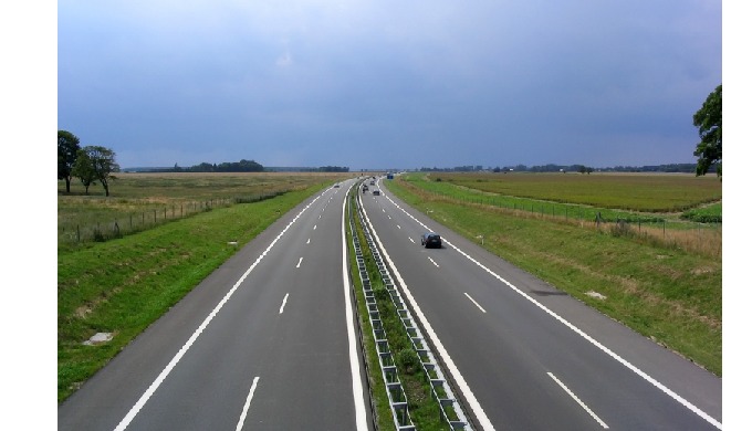 Autoroutes et aérodromes