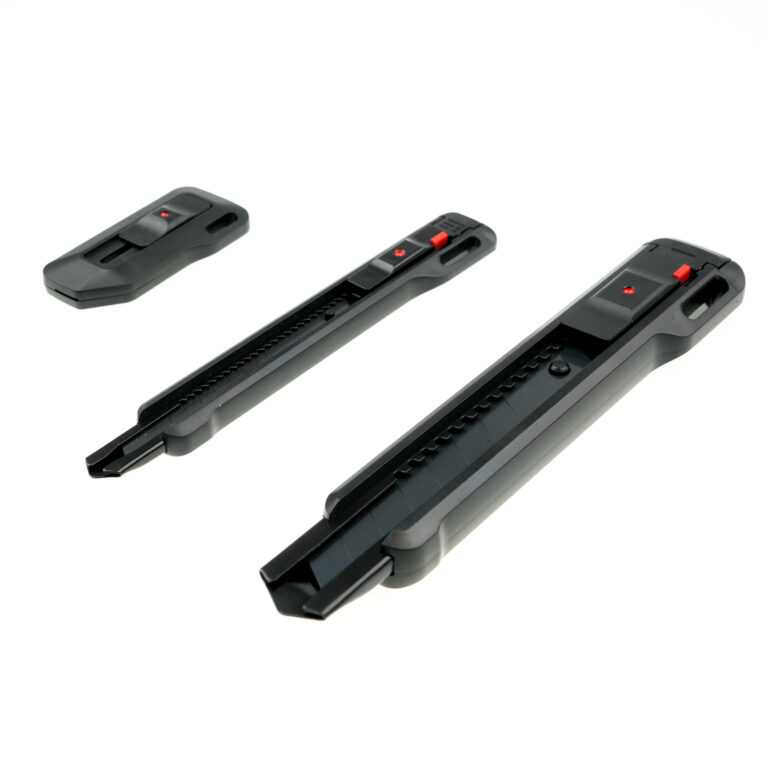 • material: ABS de inalta calitate • cutter cu lama retractabila pentru ambalaje (63 x 30 x 12 mm) •...
