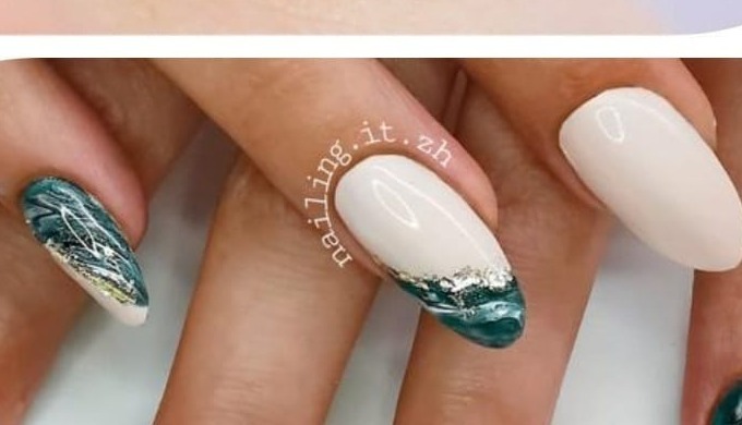 Bei Natur wählen Sie eine Gel Farbe ( wir haben verschiedene Nude/ Haut Töne) und möchten darauf kei...