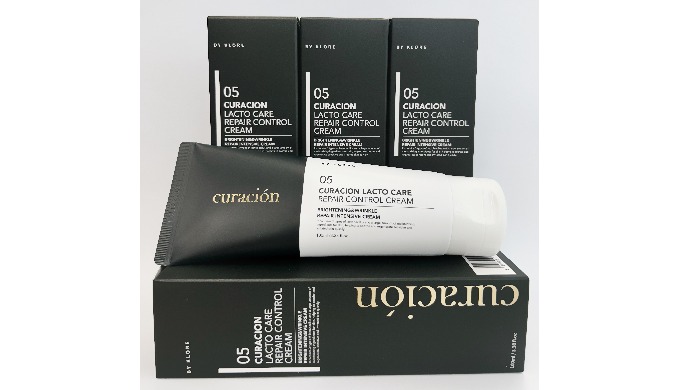 It is a regenerative cream that contains Centella Asiatica extract, hyaluronic acid, and a patented ...