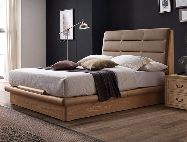 KS-1020 -Luxuriou soft brown leather(PU) cushion -Frame is Finishing with Oak sliced venner -Especia...