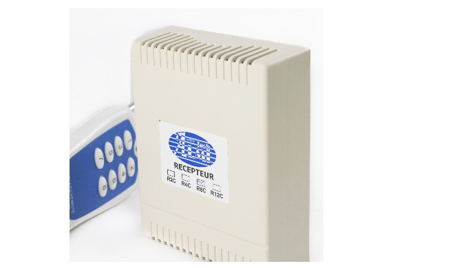 présentation: Le récepteur radio R8C 12v est basé sur une technologie a rolling code, Ce récepteur d...