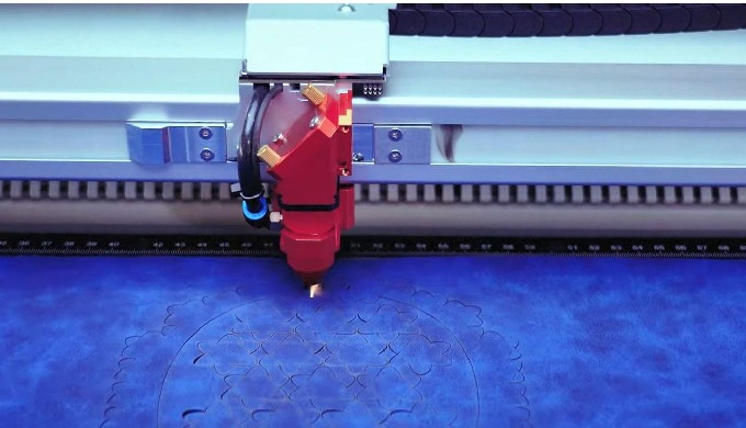 MÁQUINA DE CORTE LÁSER PARA DISEÑO DE PRODUCTOS Máquina de corte láser para crear prototipos, maquet...