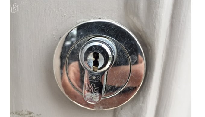 High Barnet Locksmiths offer the best possible locksmith services like lock repiar or replacement, l...