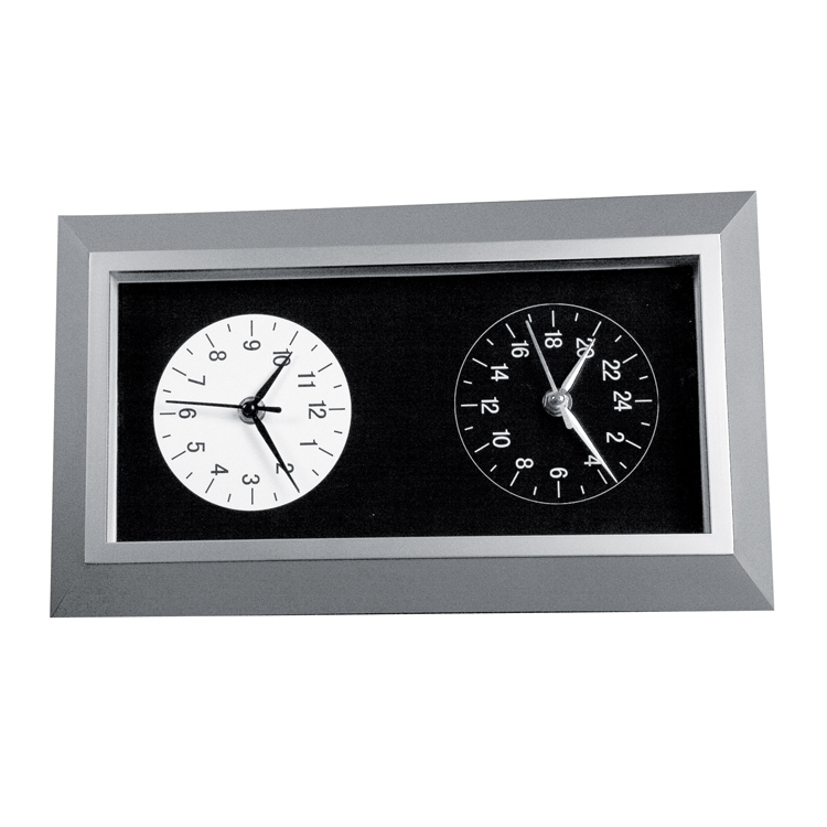 Ceas de perete cu funcţie worldtime. Personalizarea vă recomandăm prin tampografie.