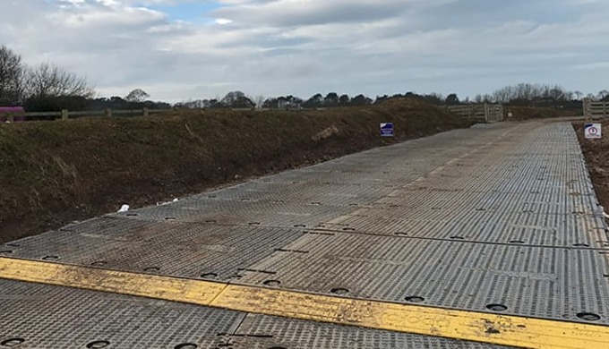 Specifically designed heavy duty road mats for temporary roadways, walkways & working platforms....